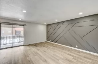 Photo #4: 2789560 Listing