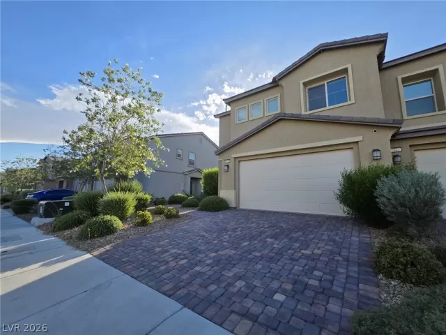 MLS: 2789567 Condo For Sale