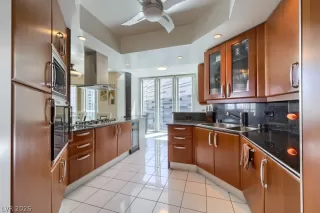 Photo #5: 2789583 Listing