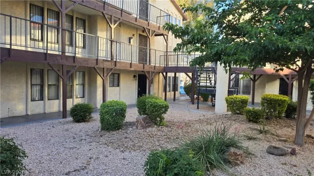 MLS: 2789598 Condo For Sale