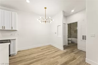 Photo #3: 2789606 Listing