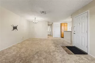 Photo #4: 2789616 Listing