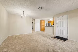 Photo #5: 2789616 Listing