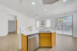 Photo #5: 2789627 Listing 