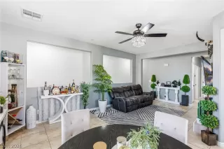 Photo #6: 2789632 Listing 