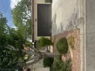 Photo #3: 2789659 Listing
