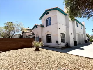 Photo #3: 2789679 Listing