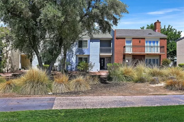 MLS: 2789738 Condo For Sale
