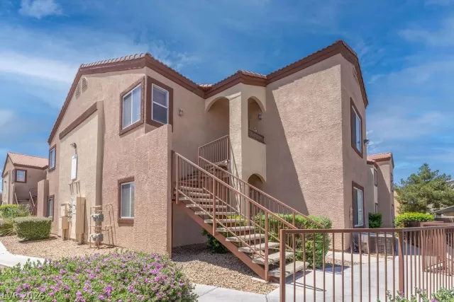 MLS: 2789748 Condo For Sale