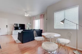 Photo #4: 2789748 Listing