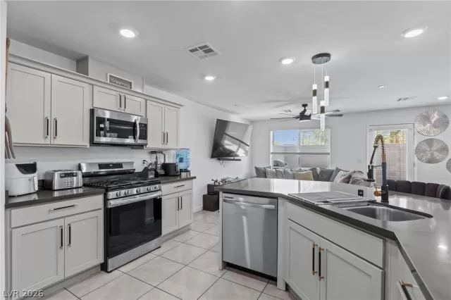 MLS: 2789842 Condo For Sale