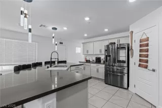 Photo #1: 2789842 Listing