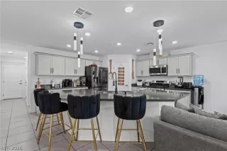 Photo #2: 2789842 Listing