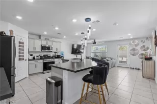 Photo #3: 2789842 Listing