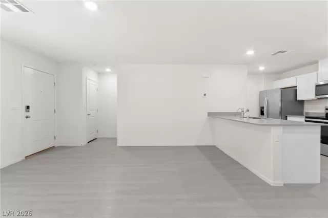MLS: 2789867 Condo For Sale