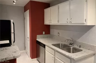 Photo #2: 2789879 Listing