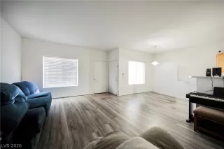 Photo #5: 2789888 Listing