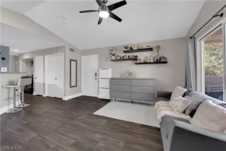 Photo #4: 2789894 Listing