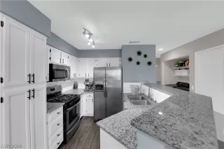 Photo #5: 2789894 Listing