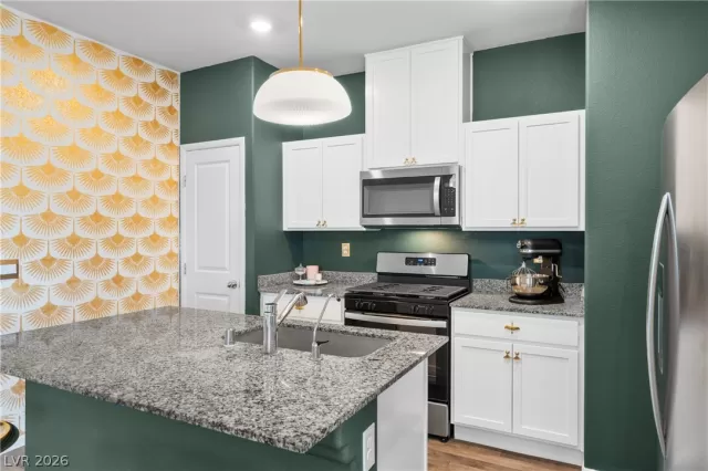 MLS: 2789901 Condo For Sale