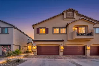 Browse active condo listings in VALLEY VISTA