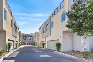 Photo #4: 2789916 Listing