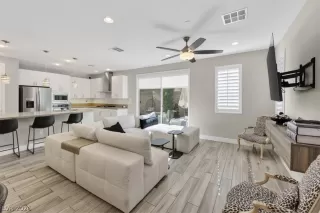 Photo #6: 2789916 Listing