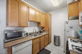 Photo #6: 2789956 Listing