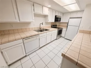 Photo #2: 2789970 Listing