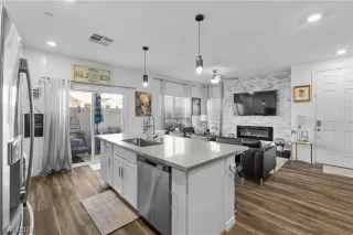 Photo #4: 2789979 Listing