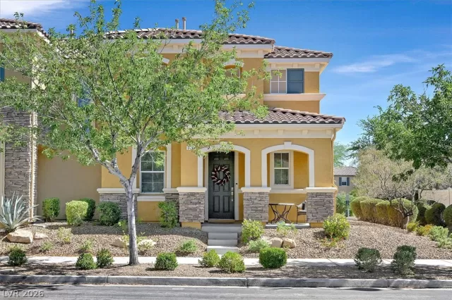 MLS: 2790035 Condo For Sale