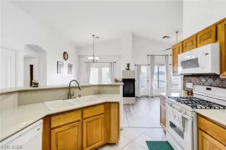 Photo #2: 2790038 Listing