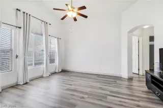 Photo #6: 2790038 Listing