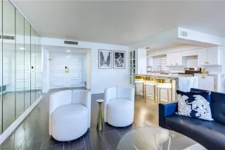 Photo #3: 2790060 Listing