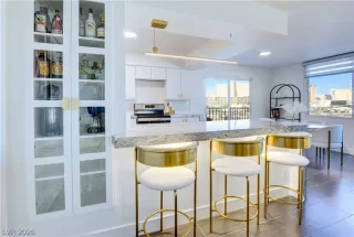 Photo #4: 2790060 Listing