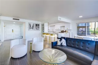 Photo #6: 2790060 Listing