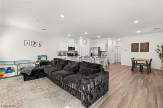 Photo #5: 2790085 Listing