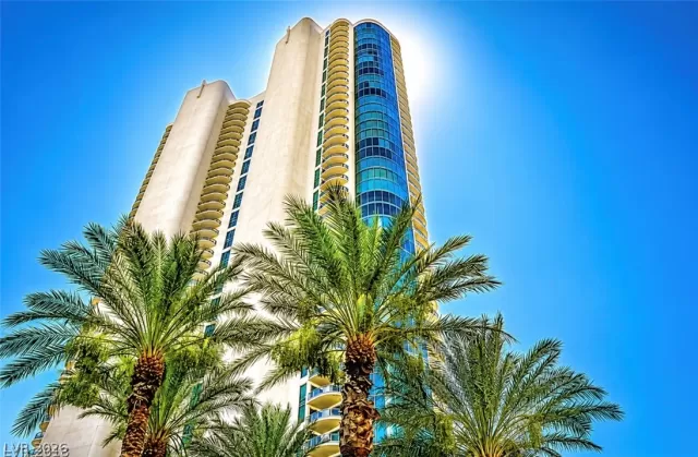 MLS: 2790123 Condo For Sale
