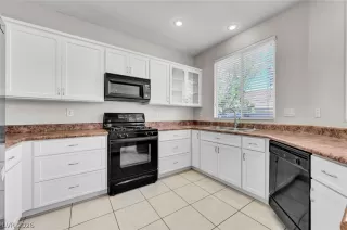 Photo #6: 2790131 Listing