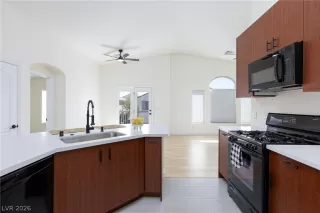 Photo #3: 2790139 Listing