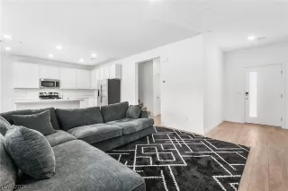 Photo #6: 2790150 Listing