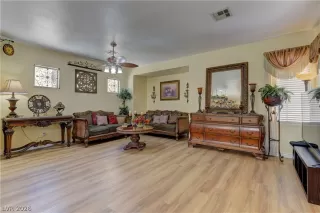 Photo #5: 2790179 Listing
