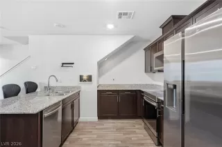 Photo #6: 2790203 Listing