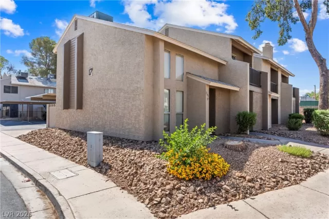 MLS: 2790240 Condo For Sale