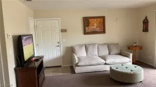 Photo #3: 2790270 Listing