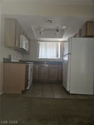 Photo #5: 2790270 Listing
