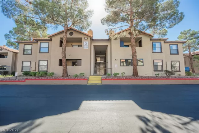 MLS: 2790276 Condo For Sale