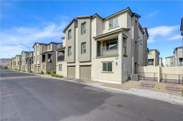 MLS: 2790340 Condo For Sale