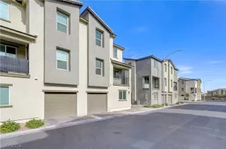 Photo #2: 2790340 Listing