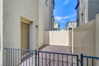 Photo #3: 2790340 Listing